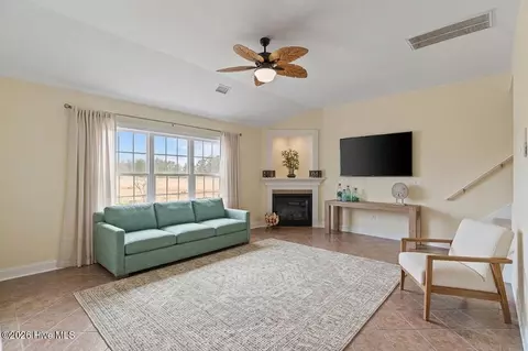 Living - 502 Castle Bay Dr # B, Hampstead, NC 28443 photo 1 of 1