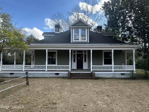1005 W Church St, Laurinburg, NC 28352