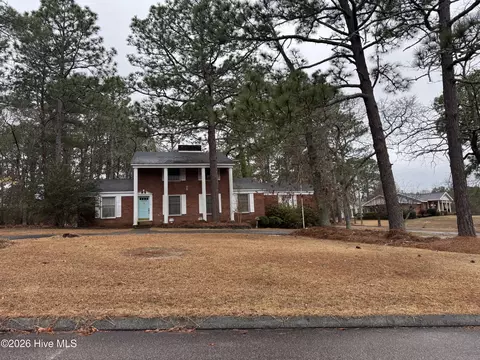 1205 Rollins Ave, Hamlet, NC 28345