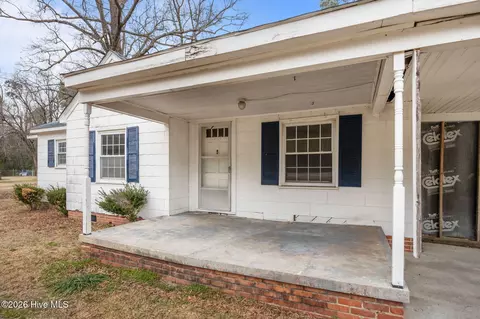 Exterior - 3825 Nc 102 E, Ayden, NC 28513 photo 3 of 10