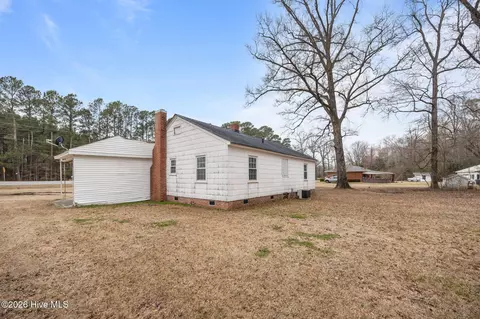 Exterior - 3825 Nc 102 E, Ayden, NC 28513 photo 8 of 10