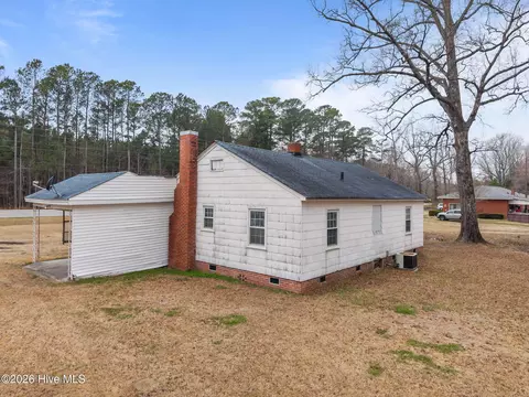 Exterior - 3825 Nc 102 E, Ayden, NC 28513 photo 7 of 10