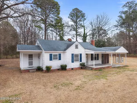 Exterior - 3825 Nc 102 E, Ayden, NC 28513 photo 2 of 10