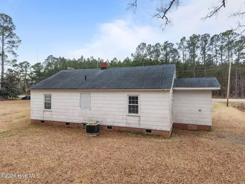 Exterior - 3825 Nc 102 E, Ayden, NC 28513 photo 9 of 10
