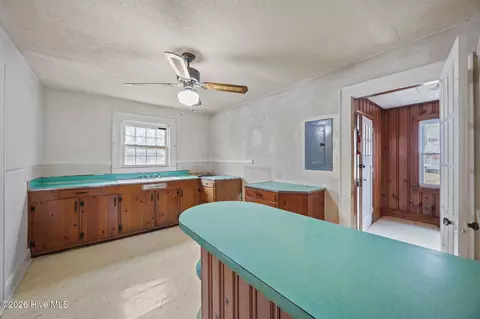 Kitchen - 3825 Nc 102 E, Ayden, NC 28513 photo 2 of 3