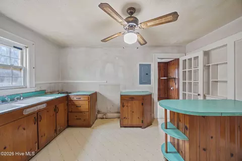 Kitchen - 3825 Nc 102 E, Ayden, NC 28513 photo 1 of 3