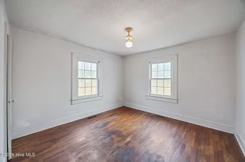 Bedroom - 3825 Nc 102 E, Ayden, NC 28513 photo 3 of 5