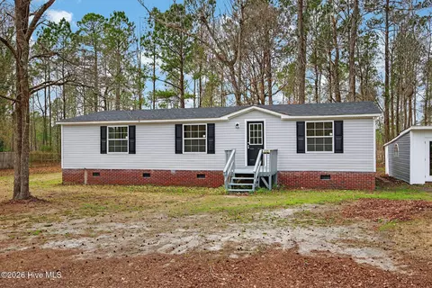 110 Winchester Ln, Rocky Point, NC 28457