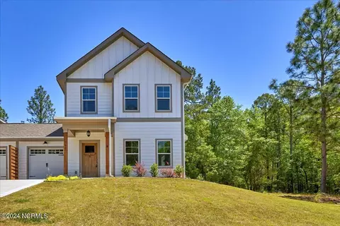 3667 Murdocksville Rd, West End, NC 27376