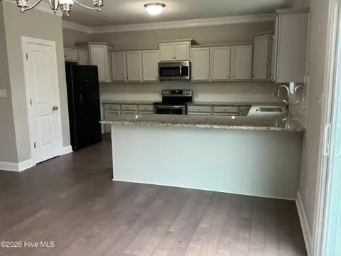 Kitchen - 38 Treasure Way, Hampstead, NC 28443 photo 2 of 2