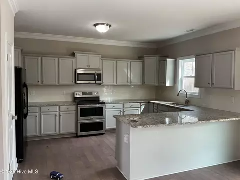 Kitchen - 38 Treasure Way, Hampstead, NC 28443 photo 1 of 2