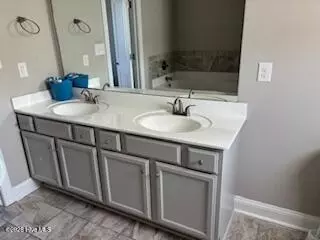 Bath - 38 Treasure Way, Hampstead, NC 28443 photo 1 of 3