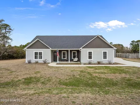 140 Inverness Dr, Hubert, NC 28539