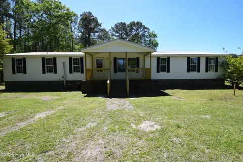 708 Holly Oak Dr, Blounts Creek, NC 27814