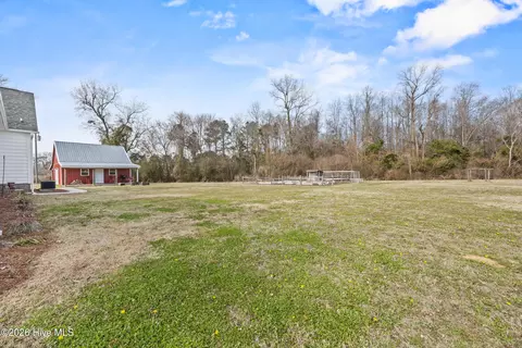 Exterior - 1000 Gregory Fork Rd, Richlands, NC 28574 photo 10 of 16