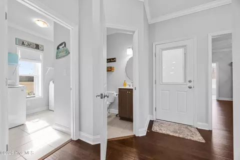 Entry Way - 1000 Gregory Fork Rd, Richlands, NC 28574 photo 6 of 7