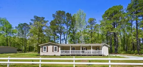 3689 Wright Rd, Tabor City, NC 28463