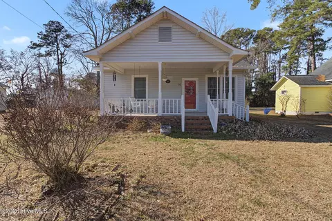 92 S Elm St, Clarkton, NC 28433