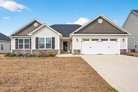 276 Crossroads Store Dr, Jacksonville, NC 28546