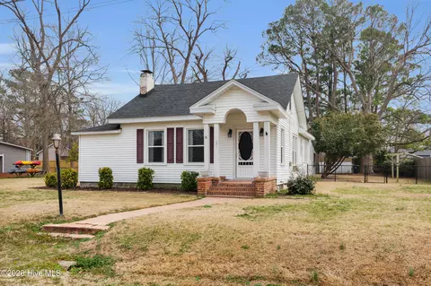 271 Farmlife Ave, Vanceboro, NC 28586