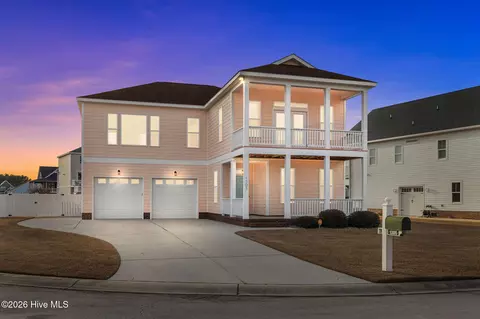 1305 Barnacle Ln, Morehead City, NC 28557