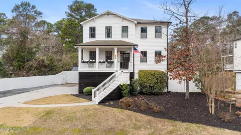 313 Lord Dr, Wilmington, NC 28411