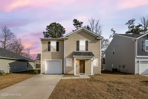1916 Simonton Dr, Wilmington, NC 28405
