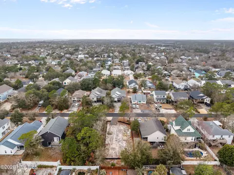 138 NE 12th St, Oak Island, NC 28465