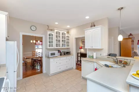 Kitchen - 151 Longleaf Dr, West End, NC 27376 photo 4 of 4