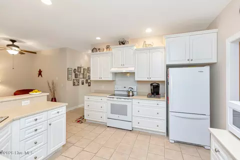 Kitchen - 151 Longleaf Dr, West End, NC 27376 photo 2 of 4