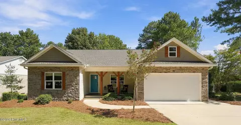 Exterior - 220 Sugar Pine Dr, Pinehurst, NC 28374 photo 1 of 6
