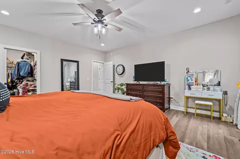 Bedroom - 220 Sugar Pine Dr, Pinehurst, NC 28374 photo 2 of 6