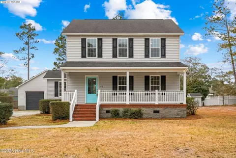 216 Foxcroft Rd, Southport, NC 28461