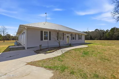 Exterior - 335 Bull Tail Rd, Wallace, NC 28466 photo 2 of 9