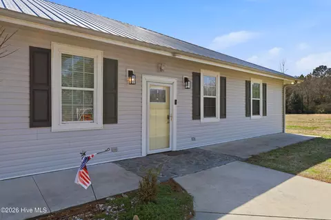 Exterior - 335 Bull Tail Rd, Wallace, NC 28466 photo 3 of 9