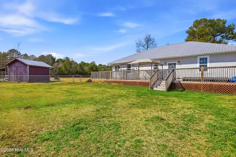 Exterior - 335 Bull Tail Rd, Wallace, NC 28466 photo 6 of 9