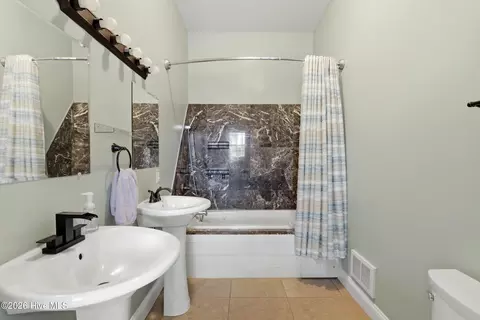 Bath - 335 Bull Tail Rd, Wallace, NC 28466 photo 4 of 8