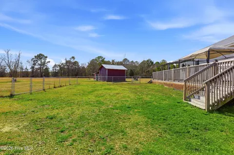 Exterior - 335 Bull Tail Rd, Wallace, NC 28466 photo 7 of 9