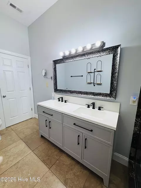 Bath - 335 Bull Tail Rd, Wallace, NC 28466 photo 6 of 8