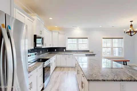 Kitchen - 110 Ruby Yopp Cir, Sneads Ferry, NC 28460 photo 5 of 8