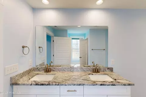 Bath - 110 Ruby Yopp Cir, Sneads Ferry, NC 28460 photo 3 of 8