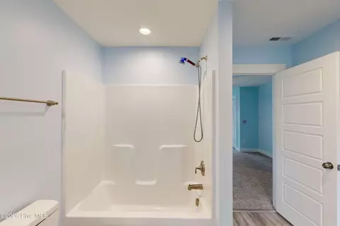 Bath - 110 Ruby Yopp Cir, Sneads Ferry, NC 28460 photo 5 of 8