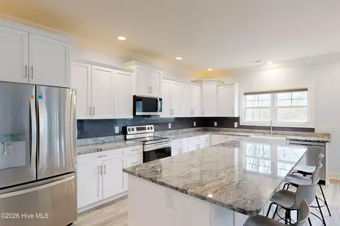 Kitchen - 110 Ruby Yopp Cir, Sneads Ferry, NC 28460 photo 4 of 8