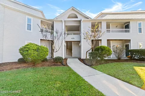 4109 Breezewood Dr #104, Wilmington, NC 28412