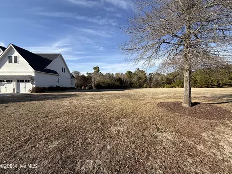 206 Cumberland Dr, Newport, NC 28570