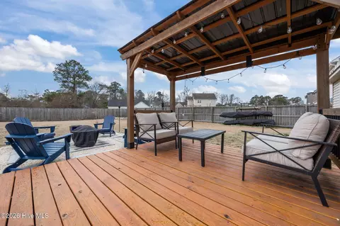 Exterior - 203 Brice Ct, Hubert, NC 28539 photo 14 of 18