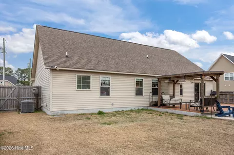Exterior - 203 Brice Ct, Hubert, NC 28539 photo 4 of 18