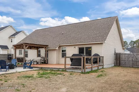 Exterior - 203 Brice Ct, Hubert, NC 28539 photo 5 of 18