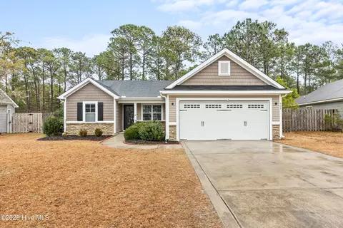 408 Ridgeway Dr, Sneads Ferry, NC 28460