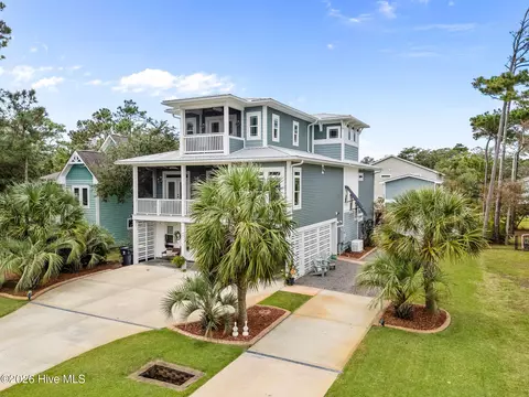 303 Mcglamery St, Oak Island, NC 28465